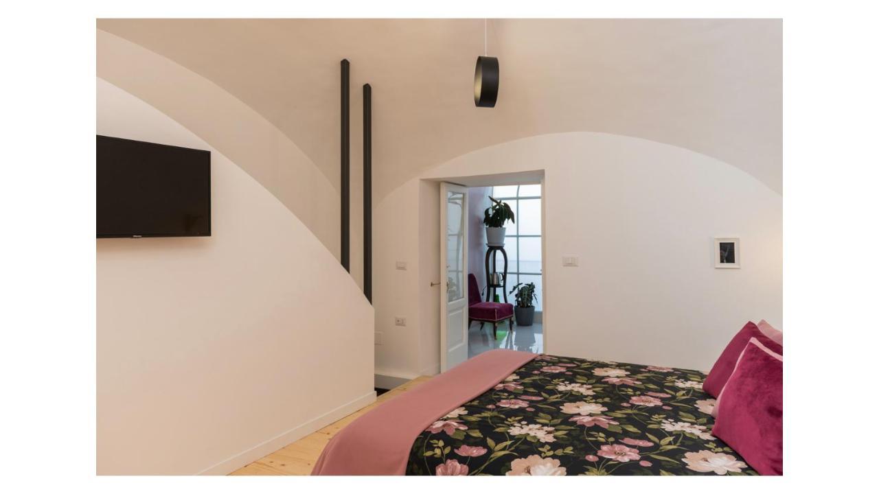 Light Pink - Suite In The Middle Of Everything Торе Анунциата Екстериор снимка