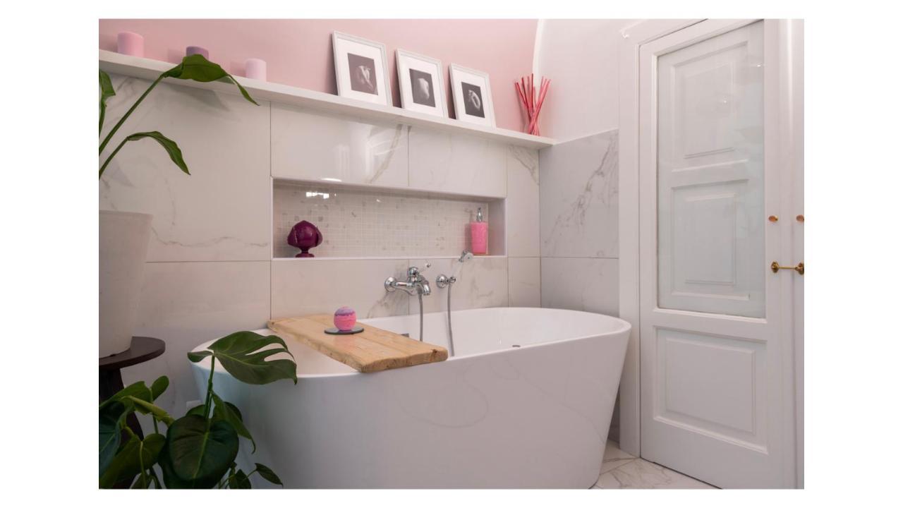 Light Pink - Suite In The Middle Of Everything Торе Анунциата Екстериор снимка